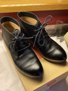 Clark’s Black Leather Ankle Boots 9